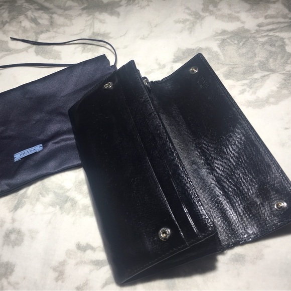 Authentic PRADA Black Saffiano Leather Wallet/Clutch w/ PRADA Dustbag - Picture 5 of 11